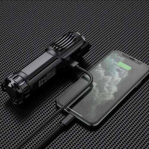 全新神火F15戰術強光電筒2000流明。5200mAh.可當充電寶使用。New Flashlight 🔦 Torch