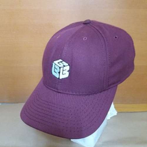 Made In USA 98%新 Burton Cap帽一頂