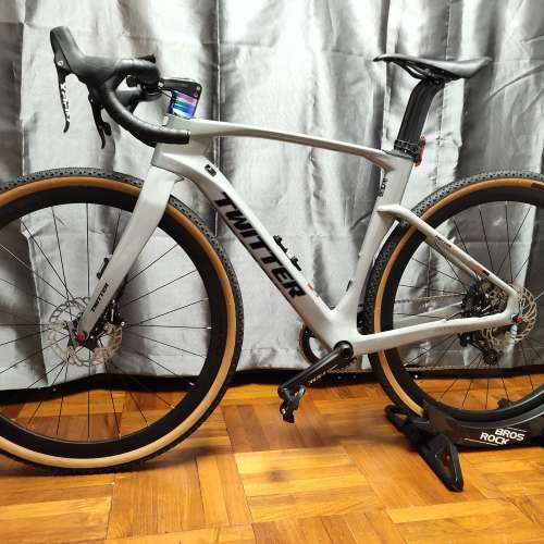 TWITTER (gravel bike)