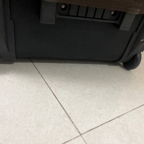 27吋行李箱，耐髒耐磨