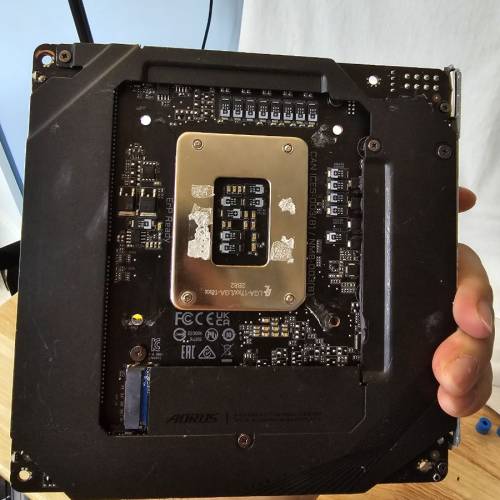 gigabyte b760i aorus pro ddr4