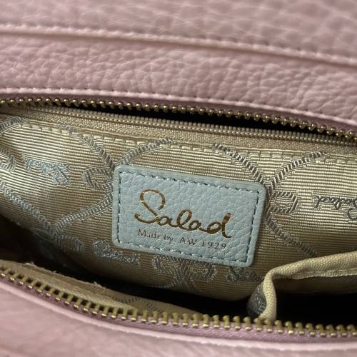 粉色Salad牌子，九成新，全真牛皮，可單肩，手提，尺寸長27*高18*深11cm