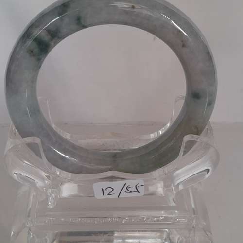 翡翠A玉圓條形手鐲每隻800元，兩隻八折三隻七折。no.21.2.24