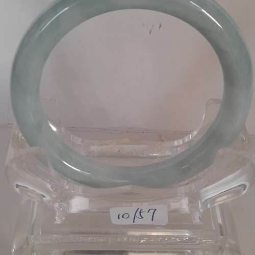 翡翠A玉圓條形手鐲每隻800元，兩隻八折三隻七折。no.21.2.24