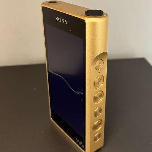 SONY WM1Z + output cradle + 3 保護套