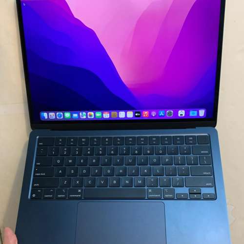 行貨、極新 MacBook Air M2 16+512GB 黑色，已加 AppleCare+ 超長保養到 2025年8月...