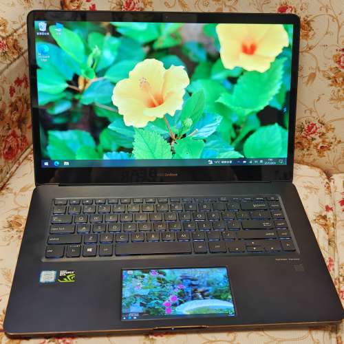 ASUS Zenbook 15 PRO UX580 i9 4K Touch Mon