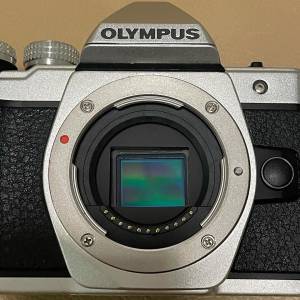 Olympus OM-D E-M10 Mark II連兩鏡