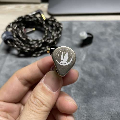 Fir audio M4 連 Dunu Hulk Pro (可換IE600 或 Thieaudio Monarch MKIII)