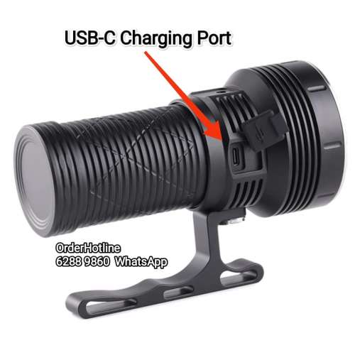 LED Flashlight 🔦 Torch. 15000 lumens 流明. 21700 Li-ion cells (3pcs) incl. 極...