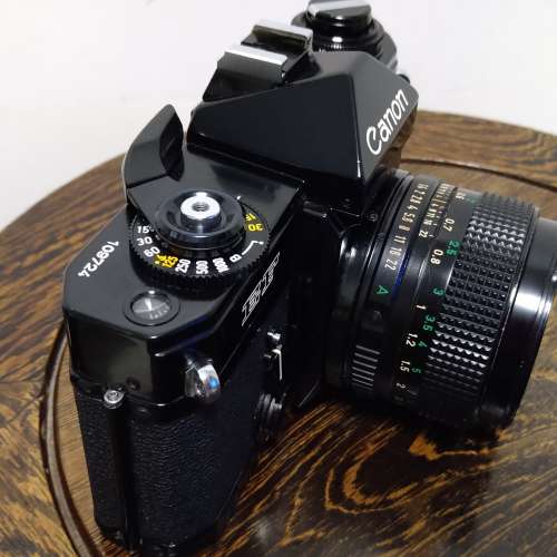 Canon EF 經典機械+電子快門相機連50mm/f1.4 (90% new)