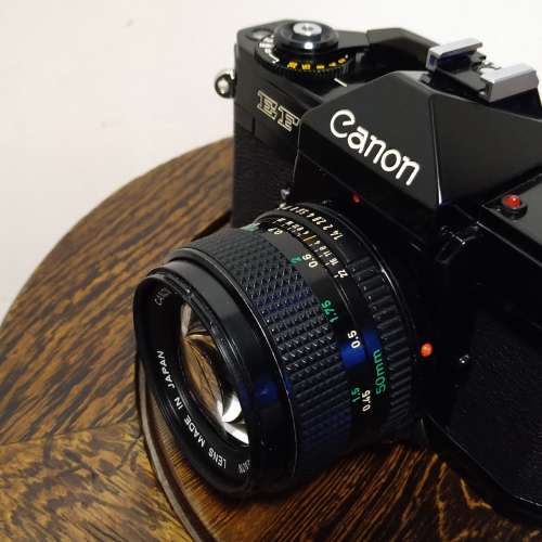 Canon EF 經典機械+電子快門相機連50mm/f1.4 (90% new)