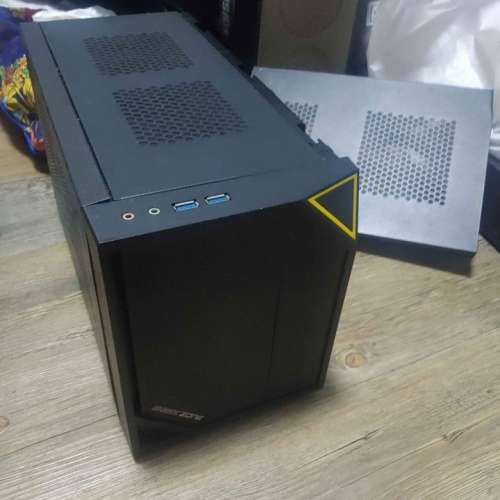 Sharkoon QB One PC-behuizing (Mini-ITX, 2X 2,5/3,5 interne, 2X USB 3.0/2.0), Zwart Sharkoon QB One PC-behuizing (Mini-ITX, 2X 2,5/3,5 interne, 2X USB 3.0/2.0), Zwart