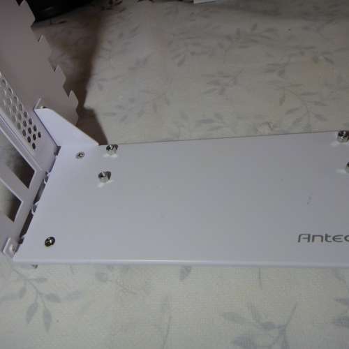Antec 直立顯示卡支架