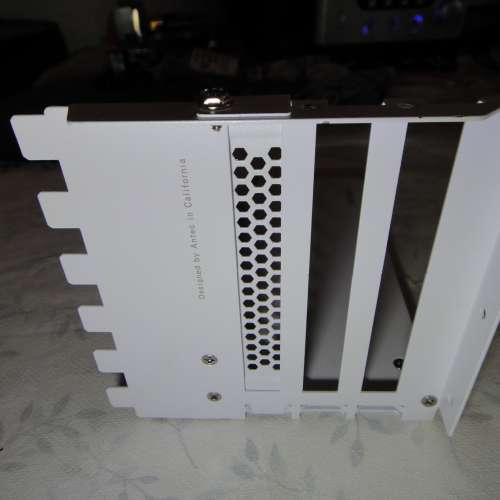 Antec 直立顯示卡支架