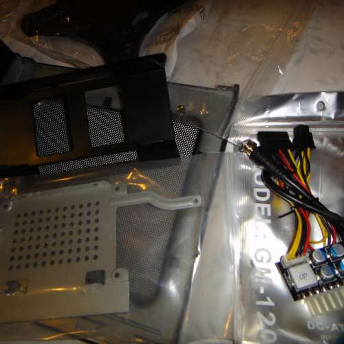 全新ITX機箱 連配件、座架