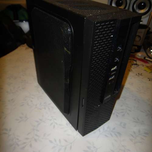 GTR ITX機箱  200W火牛 包螺絲、十字座架、電源線