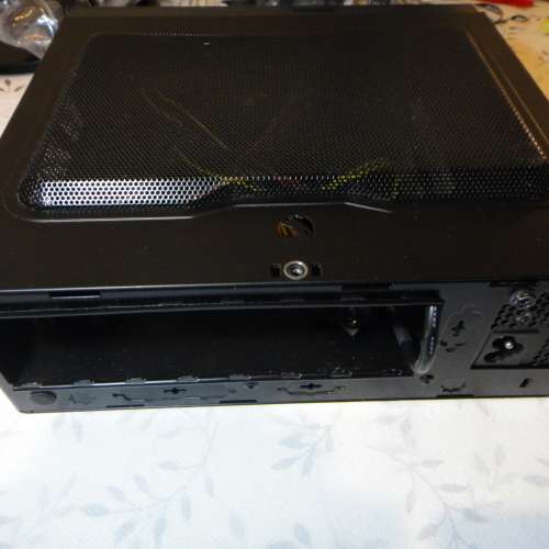 GTR ITX機箱  200W火牛 包螺絲、十字座架、電源線