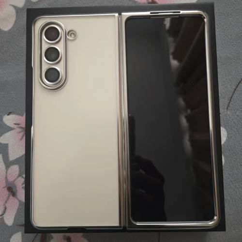 Samsung Galaxy Fold 5 12+512白色行貨有保養