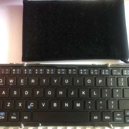 (接近全新）BOW 摺疊keyboards