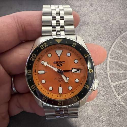 Seiko 5 gmt