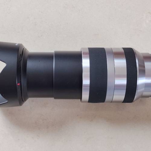 Sony E 18-200mm F3.5-6.3 OSS
SEL18200