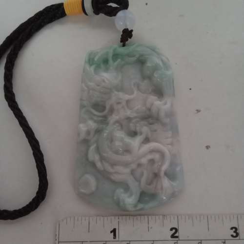 翡翠A玉白底青龍牌吊墜/手把件大約3&times;2寸，好工立體雕刻，no.B26.2.24。