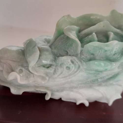 翡翠A玉 約六吋發財大白菜擺件，有色好工，配上名貴雕刻紅木座。，no.28.2.24.