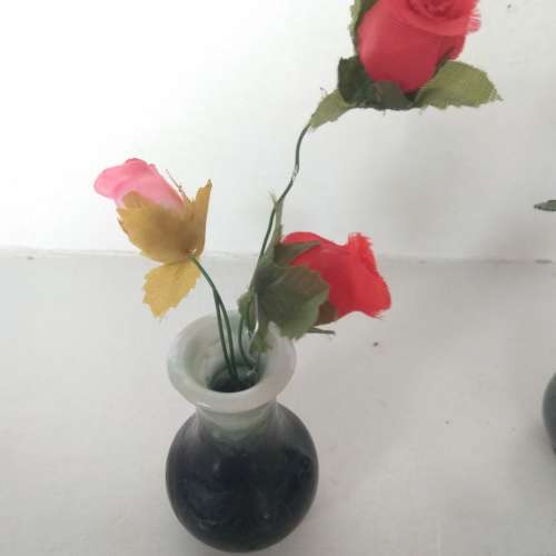 翡翠A玉小花瓶擺件，高約二點五吋。每個380元，兩個或三個打八折。no.A28.2.24