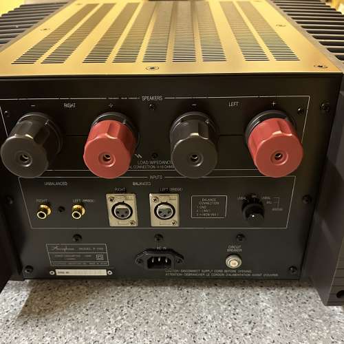 Accuphase P700 power amplifier