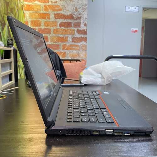 [日本制🇯🇵] Fujitsu LIFEBOOK E547 (Core i5 / 14" 全高清 / Win 11 Pro / 永久O...