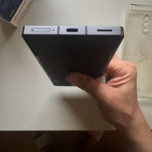 HK$3300 賣99.9%新紅魔8pro (12+256)(黑色)