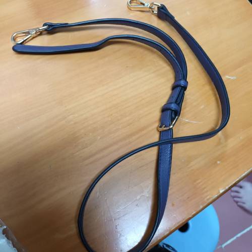 2124v 手袋帶 $1