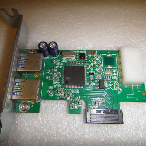 USB 3.0卡及 SATA3卡各一張