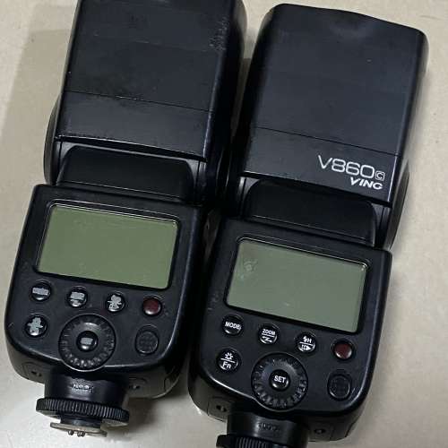 神牛 Godox V860C ETTL 閃光燈 - Canon 腳閃燈 $180 2 支，2 舊電，1 個叉機