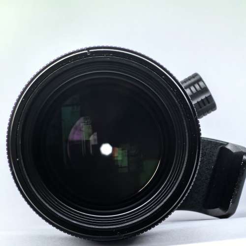 sony 180mm 定焦鏡頭。