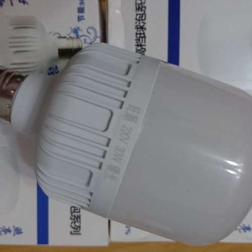全新 LED 燈泡 防水防塵 E27螺頭 (28W 黃光)