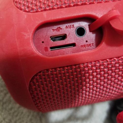 CH06 REMAX  bluetooth speaker 藍牙喇叭 1個