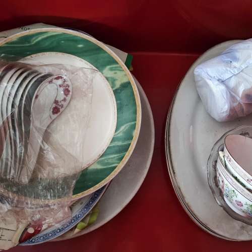 花瓶、碗、碟、匙、餐具