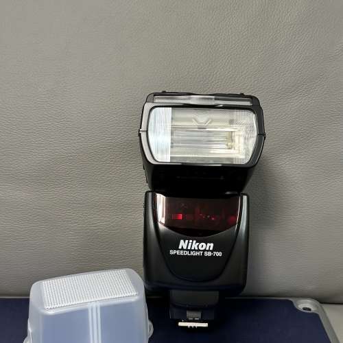 Nikon Speedlight SB-700 Flash