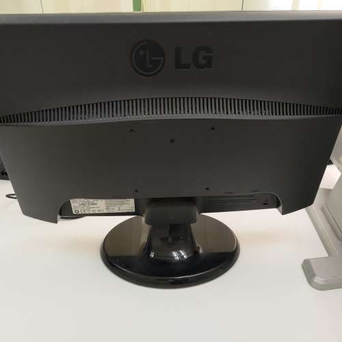 LG W2043T-PF 20吋 mon 電腦屏幕 VGA/DVI