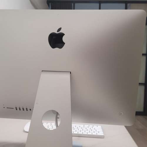 90% 新Apple iMac 21.5 Retina 4K ,Late 2015