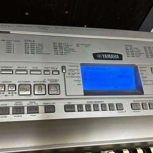 Yamaha DGX 300 電子琴