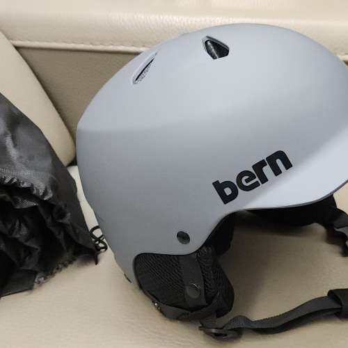 100% 全新 Bern 滑雪頭盔