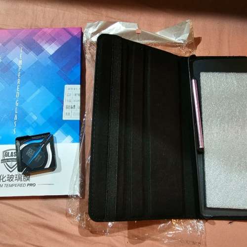全新未開SamsungA7lite黑色平板保護套，有電容觸屏筆，連玻璃保護貼，可横可直360度...