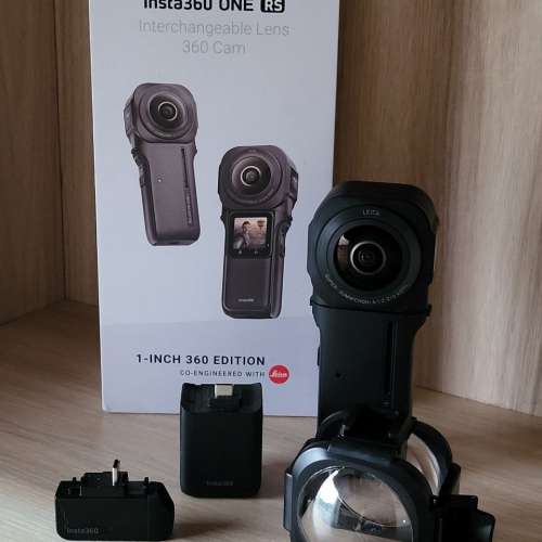Insta360 One RS 1 Inch Leica with Quick Reader and Extra Battery