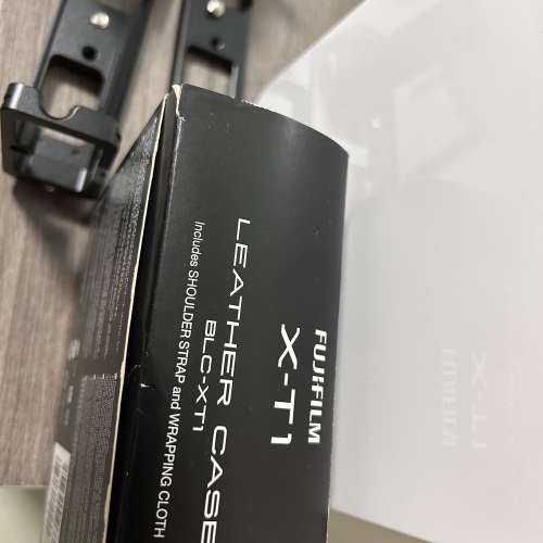 全新Fuji X-T1 原廠 Leather Case BLC-CT1 及 副廠L架