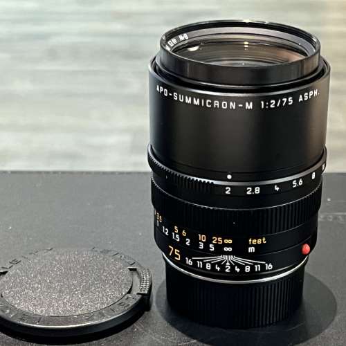 Leica Apo-Summicron-M 75mm f2 Black M lens with B+W filter