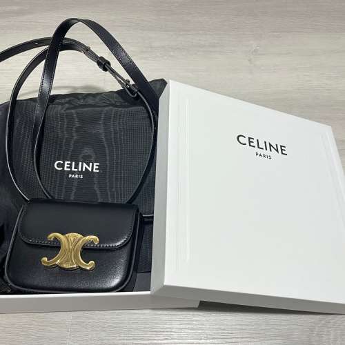Celine （只用過兩次） 5 X 4 X 2英寸(12 X 9.5 X 4厘米) （購自日本）樂富交收