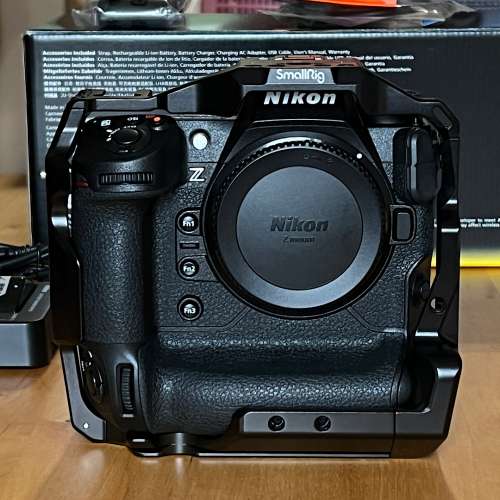 Nikon Z9, 2 x battery, Smallrig cage, boxed